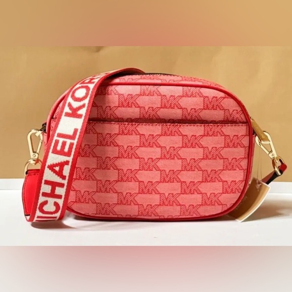 SOLD! MICHAEL KORS JET SET TRAVEL MD OVAL CAMERA CROSSBODY BAG MK DARK SANGRIA - Picture 2 of 14